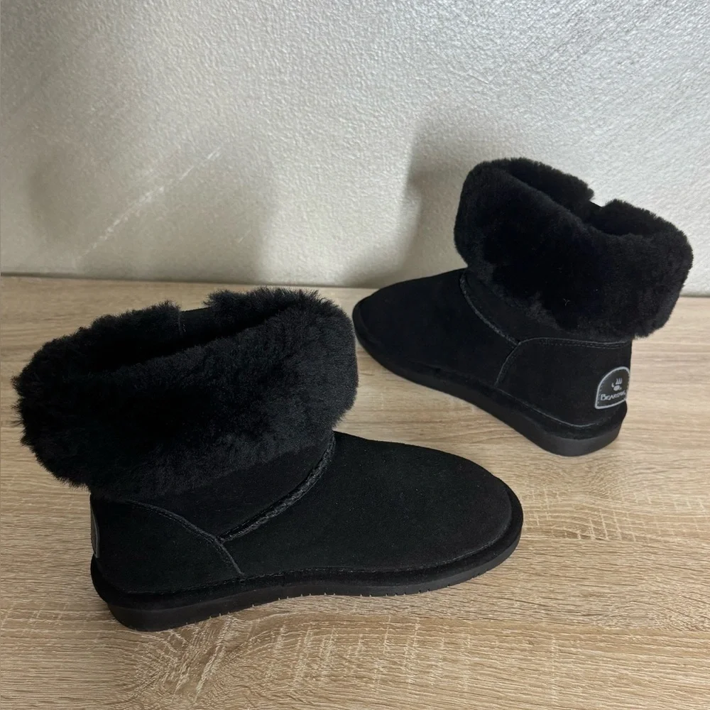 Bearpaw Abby Black Suede Ankle Bootie With Sheepskin Collar Women Size 6